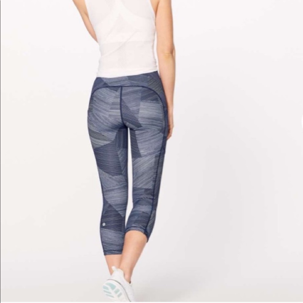 Lululemon Speed Up Crop (21”) - Picture 4 of 8